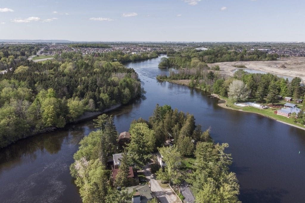 Manotick Long Island development